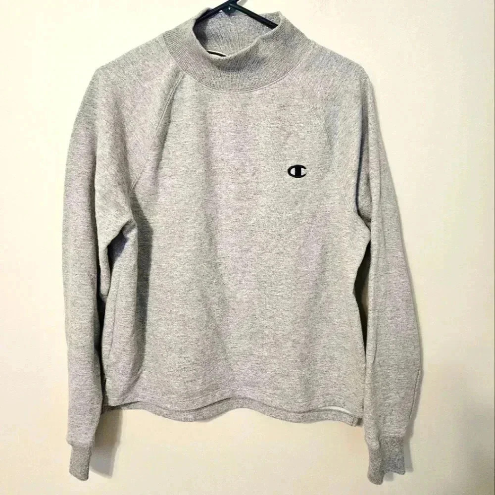 Columbia Authentic Athletic wear Size Medium EUC